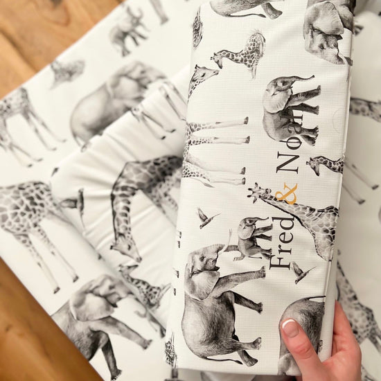 Laden Sie das Bild in den Galerie-Viewer, Grey Safari Animal Print Changing Mat
