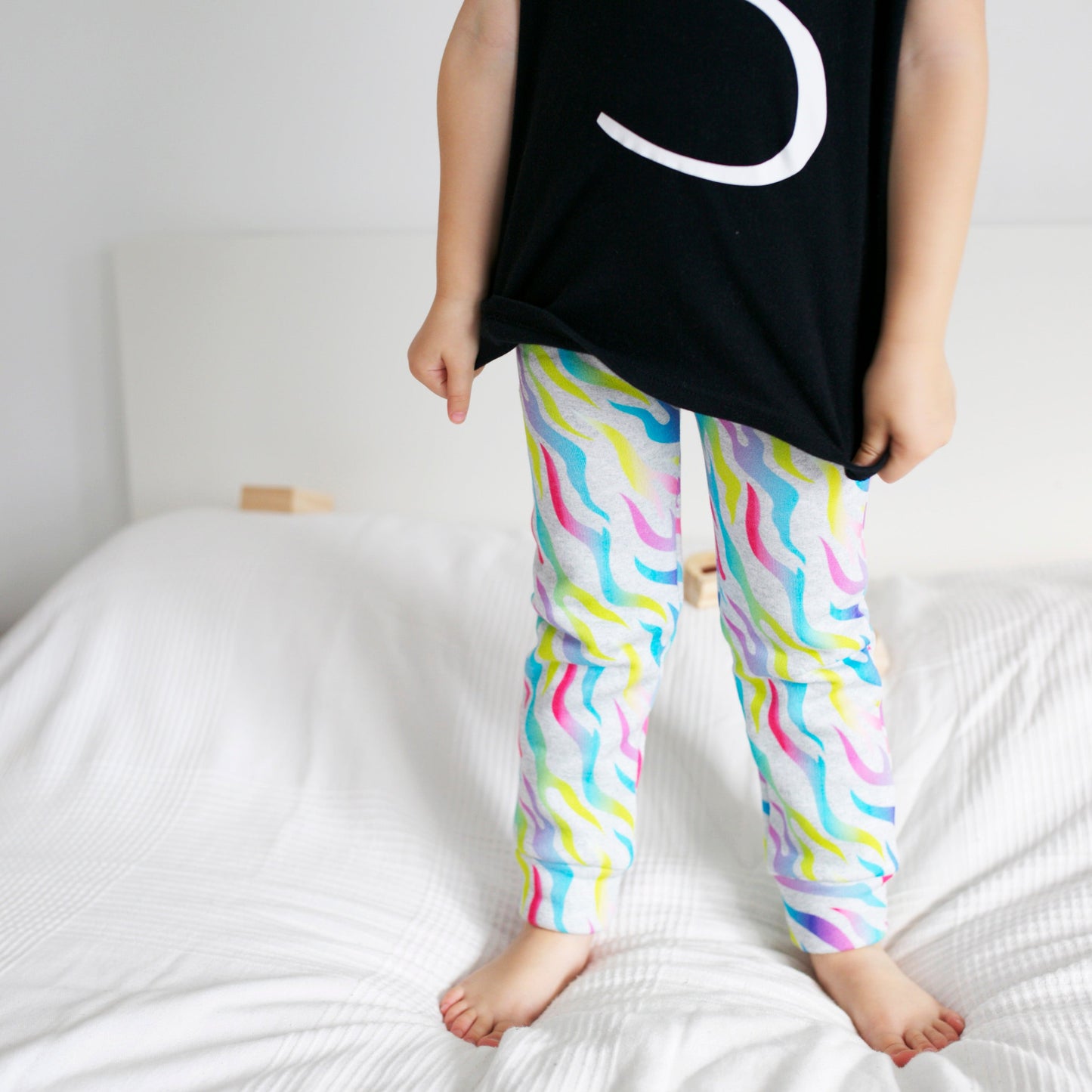 Load image into Gallery viewer, Extra Warm Rainbow Flame Print Leggings

