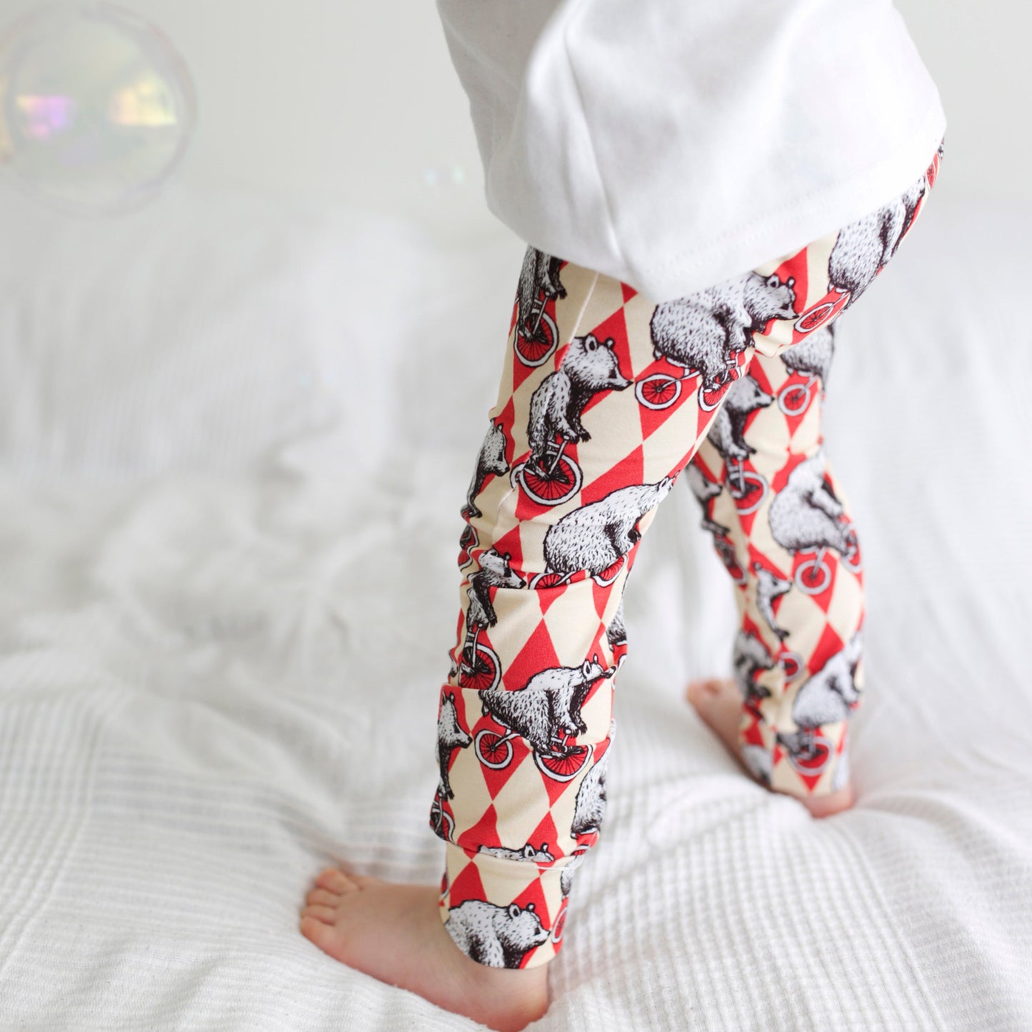 Load image into Gallery viewer, Cycling Bears Leggings

