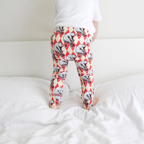 Load image into Gallery viewer, Cycling Bears Leggings
