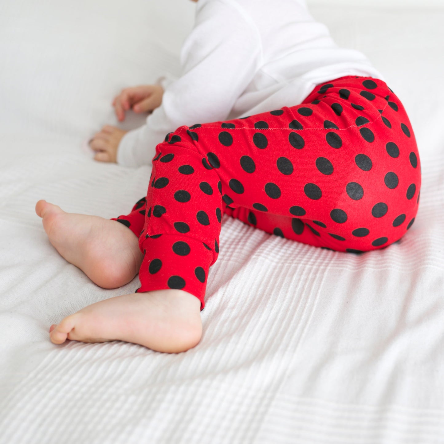 Load image into Gallery viewer, Red Polka Dot Leggings
