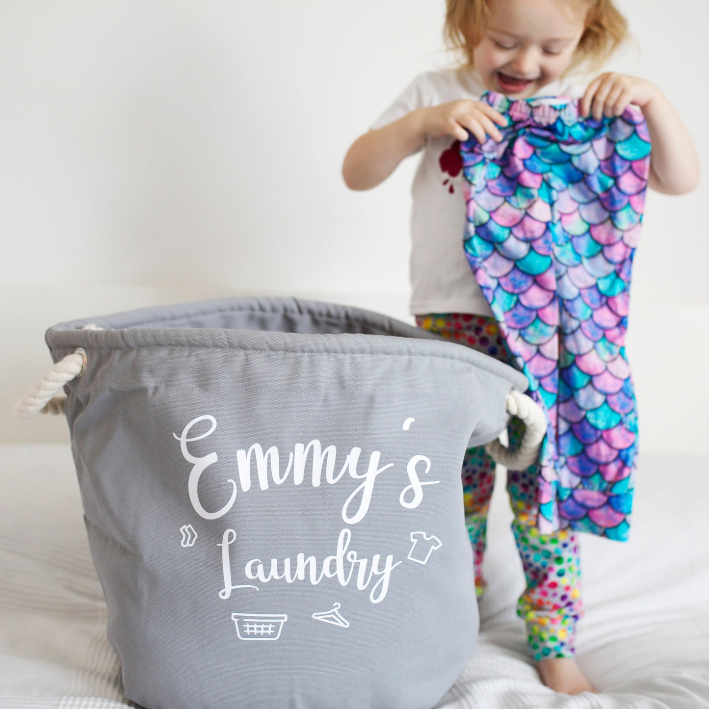 Carregar imagem no visualizador da galeria, Personalised Grey Canvas Laundry Basket
