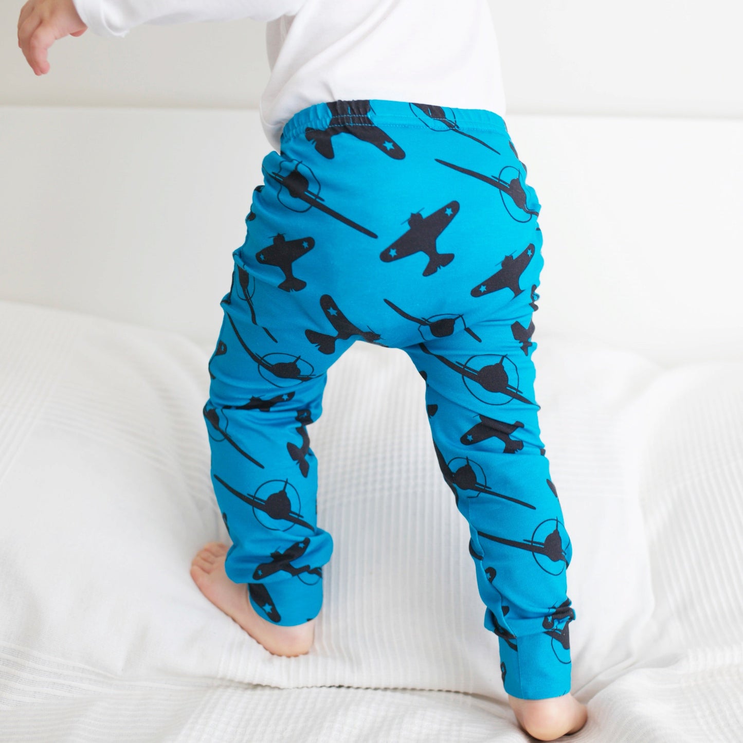 Load image into Gallery viewer, Blue Spitfire Leggings
