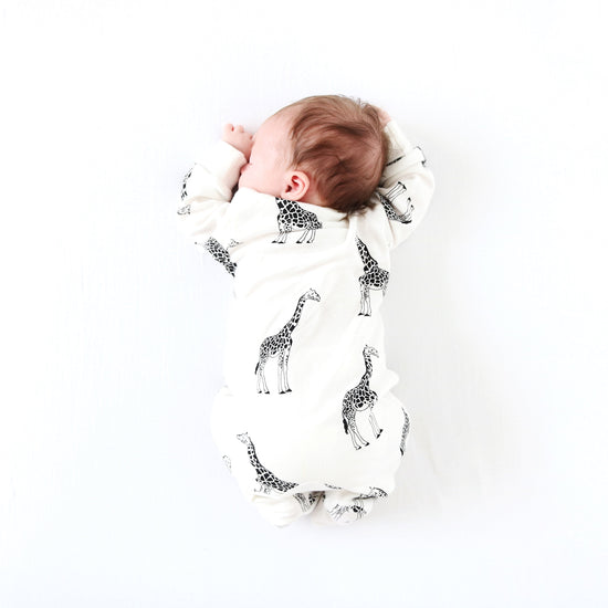 Load image into Gallery viewer, Giraffe cotton sleepsuit - Fred &amp;amp; Noah
