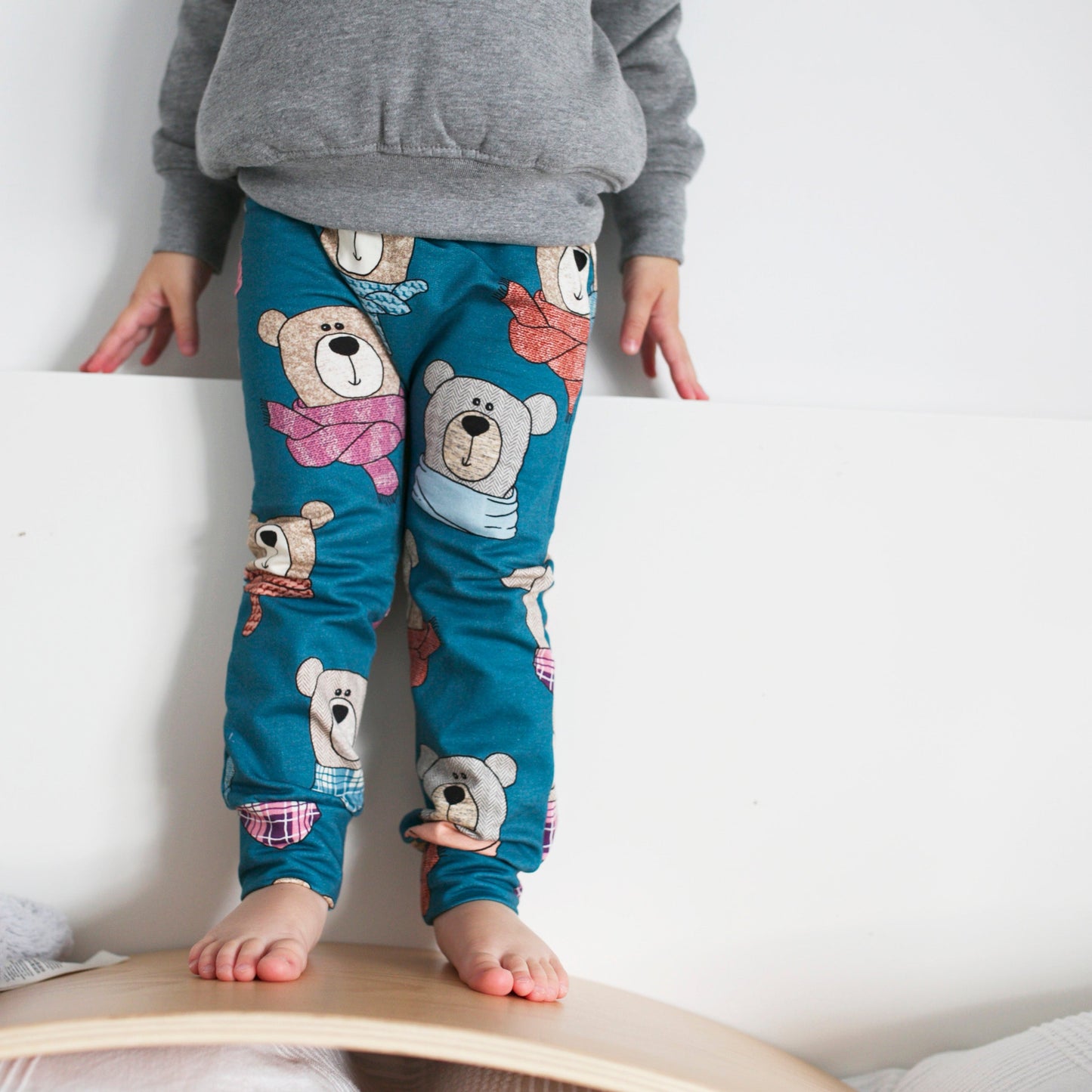Load image into Gallery viewer, Warm Cosy Bear Leggings
