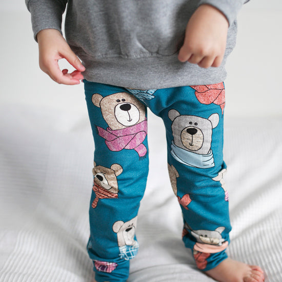 Load image into Gallery viewer, Warm Cosy Bear Leggings
