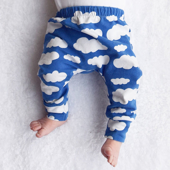 Load image into Gallery viewer, Grey Cloud Print Baby Leggings - Fred &amp;amp; Noah
